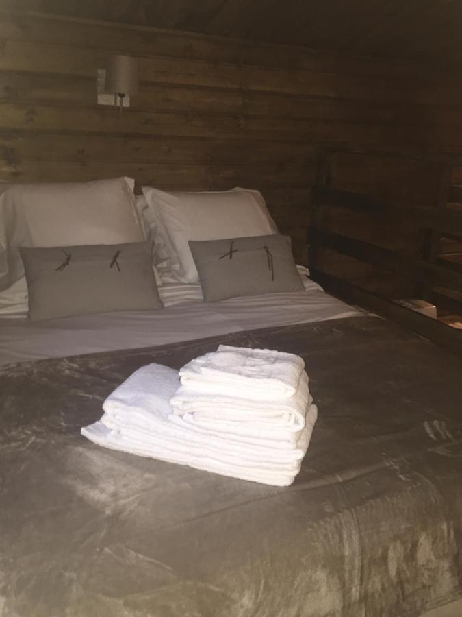 Gites Les Chalets Vezzani Spa Habitación foto
